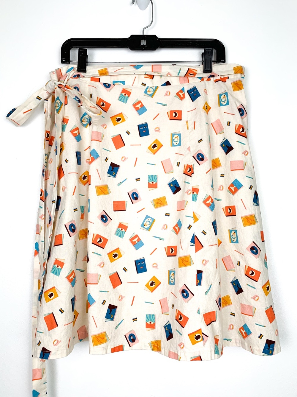 Book print wrap skirt handmade cream w/ multicolor pattern & tie waist fits M/L